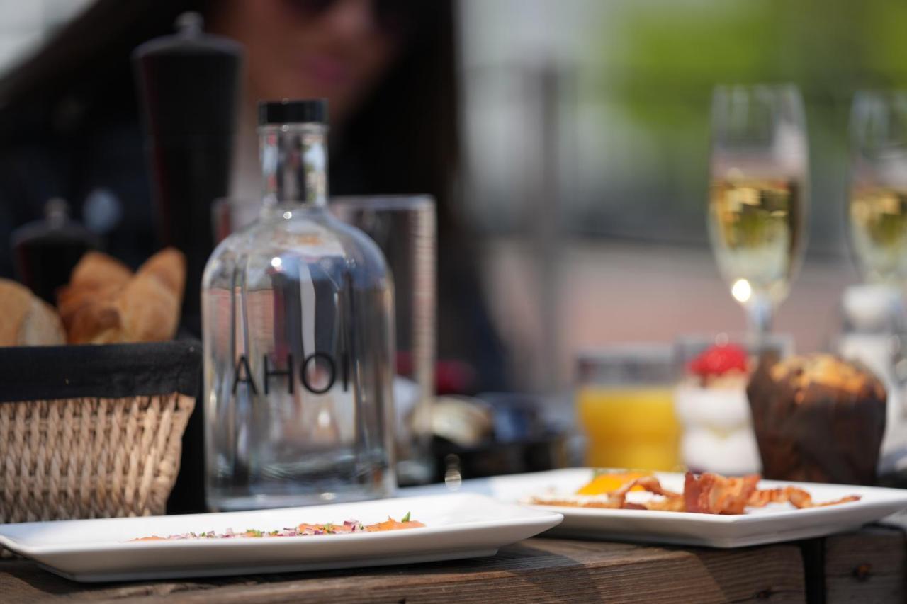 Hotel Restaurant Brasserie Feestzaal Ahoi, คอร์ตไรก์ ภายนอก รูปภาพ